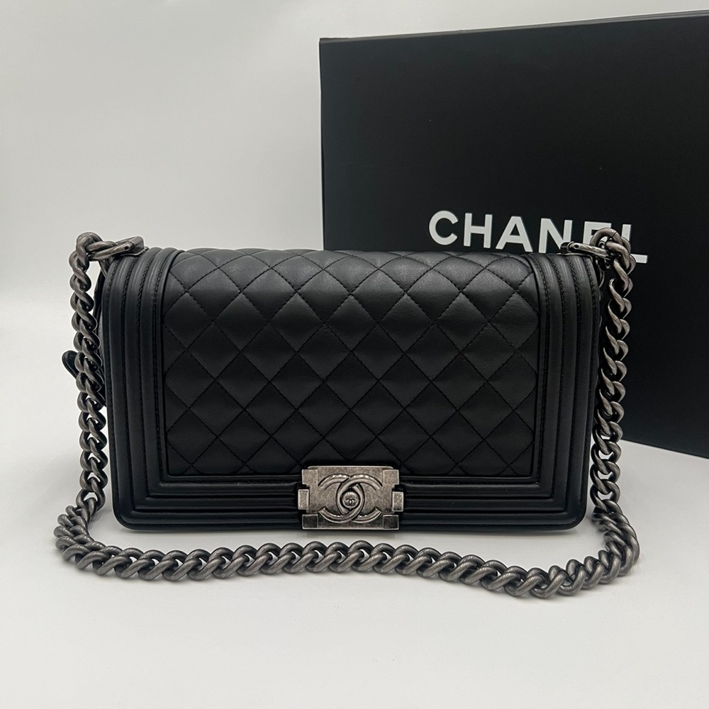 CHANEL BOY MEDIUM